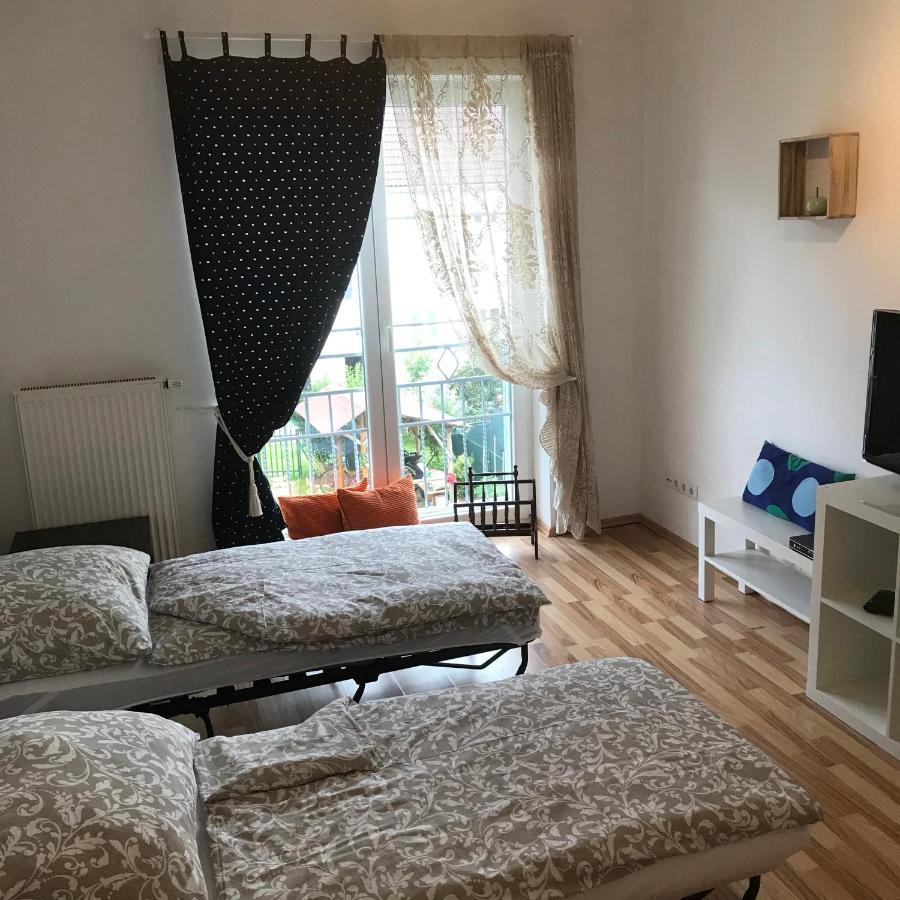 Lg Living Apartment 施托克劳 外观 照片