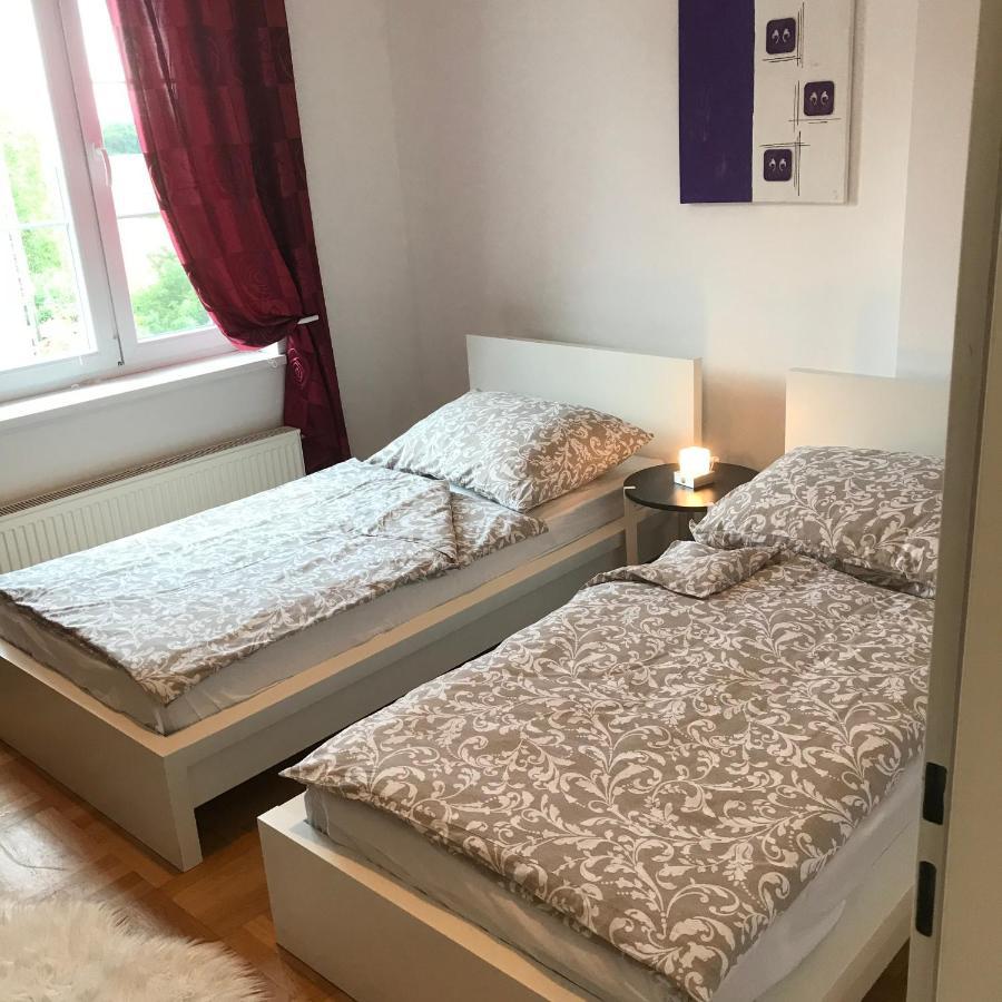 Lg Living Apartment 施托克劳 外观 照片