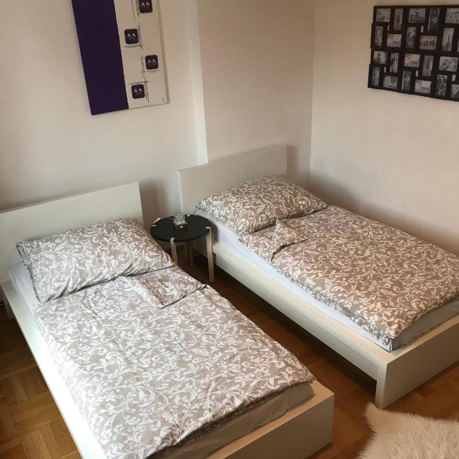 Lg Living Apartment 施托克劳 外观 照片