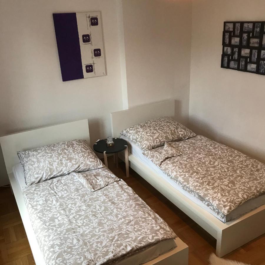 Lg Living Apartment 施托克劳 外观 照片