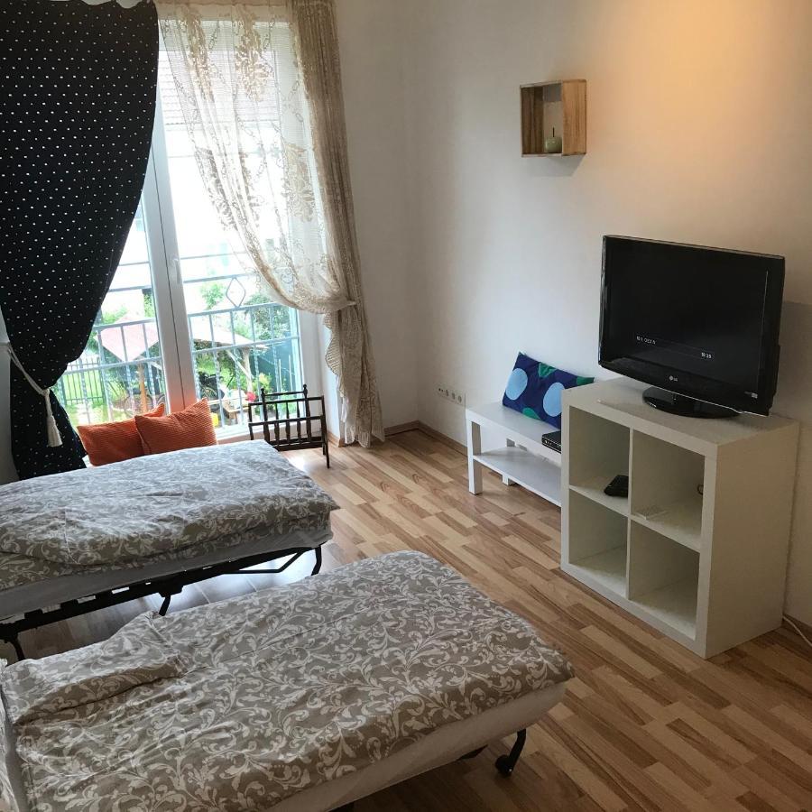 Lg Living Apartment 施托克劳 外观 照片